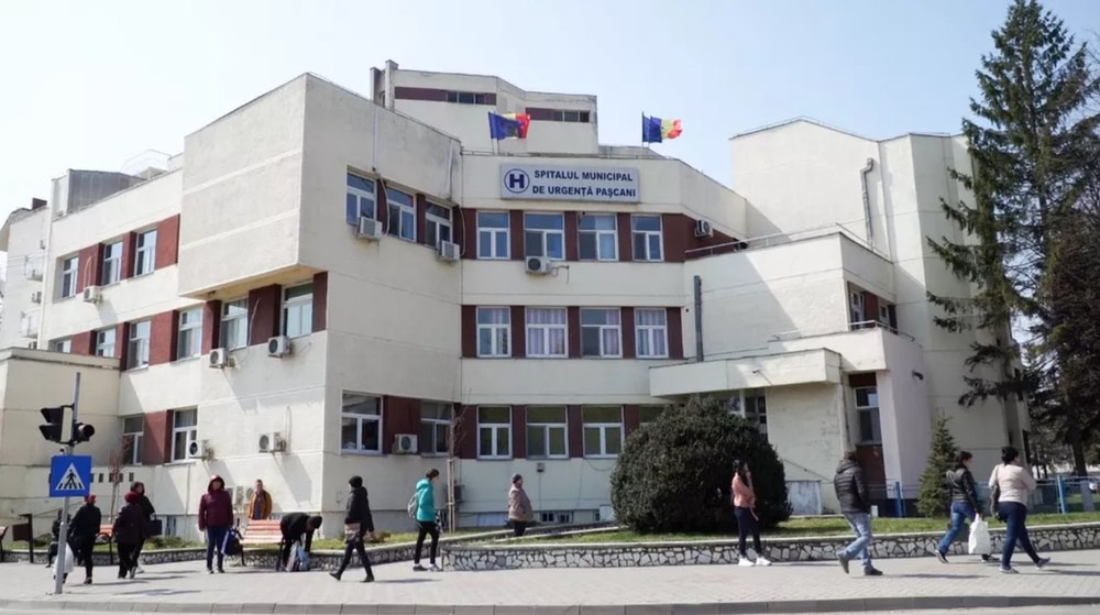 Percheziții la două unități medicale din Iași