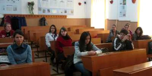 Romii au rezervate câte două locuri la clase