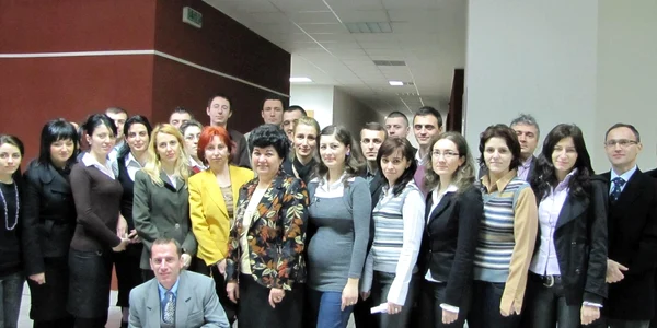 20 din cei 32 de studenţi au beneficiat de bursele oferite de Dacia 