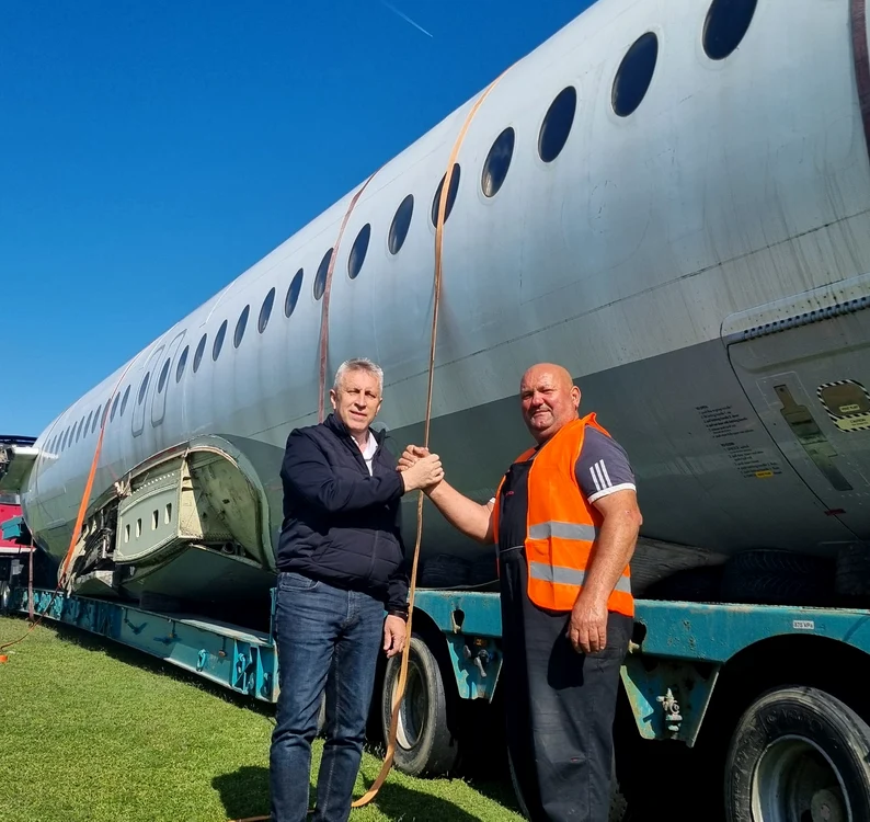 Avionul a ajuns la Șiria FOTO Valentin Bot