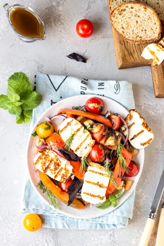salata halloumi shutterstock 1544930495 jpg