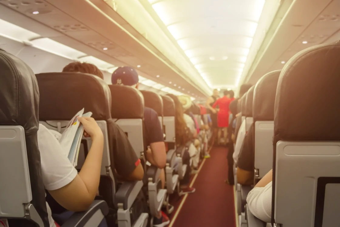 Pasageri în avion, pe scaune