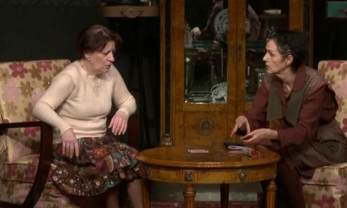 Luminiţa Gheorghiu, în "Baba care ascultă Abba", la Teatrul Metropolis jpeg