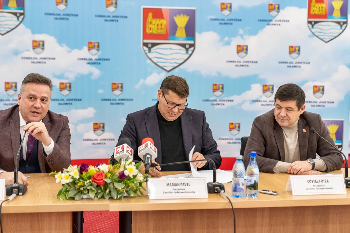 Autoritățile județene au semnat ordinul de începere a studiului de fezabilitate FOTO: CJ Galați