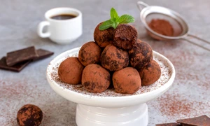 Trufe de cafea si ciocolata  Sursa foto shutterstock 2109306257 (1) jpg