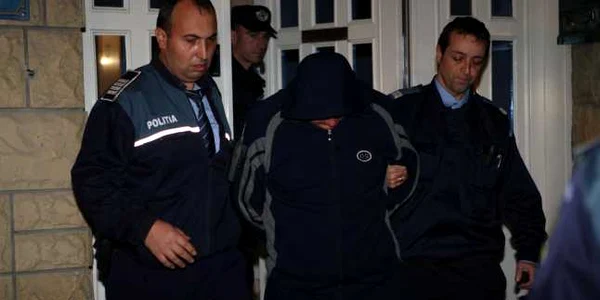 Suspecţii au fugit cu o pradă în valoare de 400.000 lei