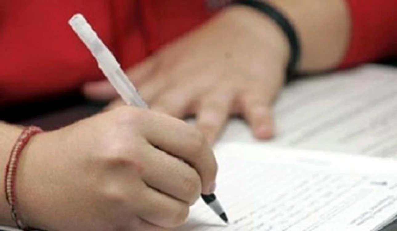
    Eleva a avut contracţii pe toată durata susţinerii probei la Bac  
