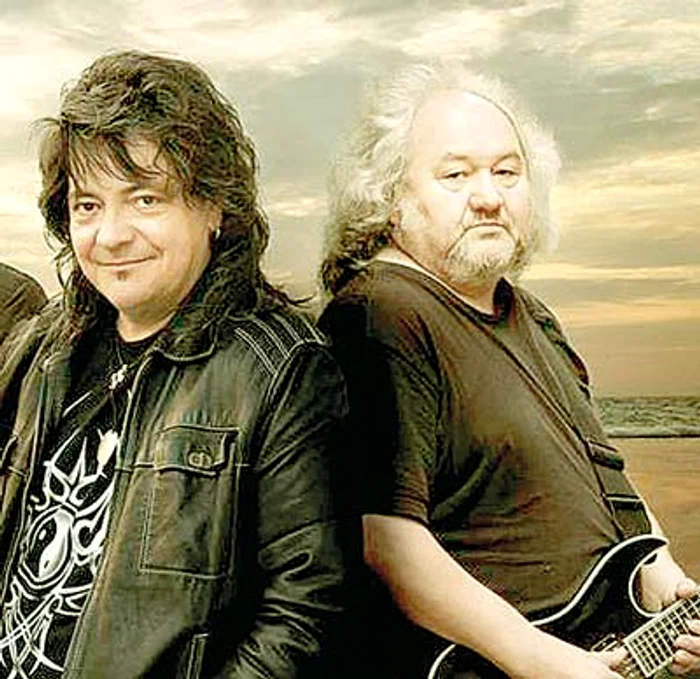 Sâmbătă a cântat  mai mult pe scaun (Foto: Alejandro Paraschiv)