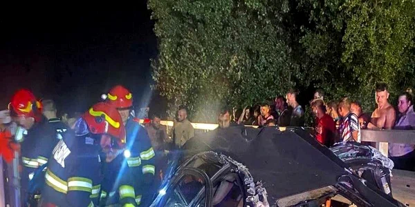 Accident grav în Geoagiu Foto ISU Hunedoara jpg