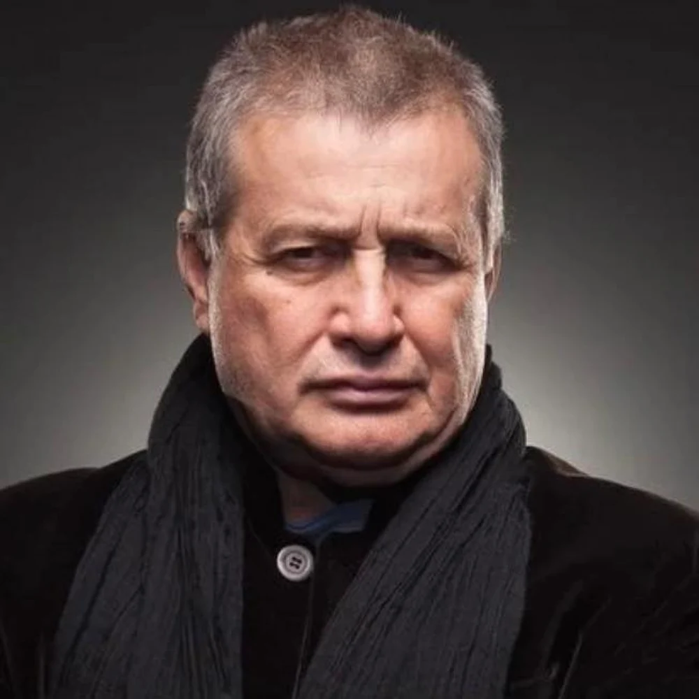 Incendiu suspect la moșia lui Mircea Dinescu. Ce bănuieli are poetul. „Întâi mi-au dat foc la vie... Nu înțeleg de ce mă înjură că am ajuns moșier”