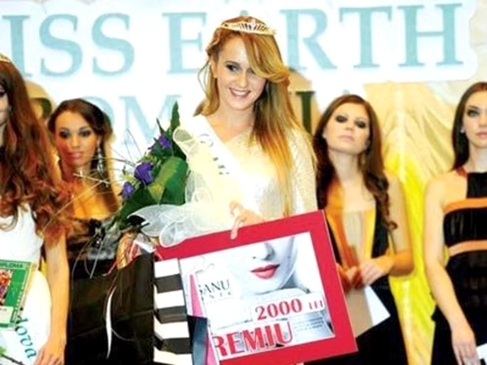 Diana Popistaşu, câştigătoarea Miss Earth România 2012, a renunţat la titlu în favoarea Iuliei Dumitrescu.