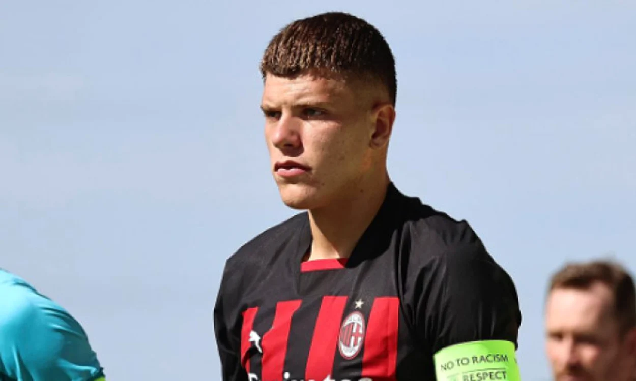 Coubiș e căpitan la naționala de tineret a lui AC Milan. Foto Facebook