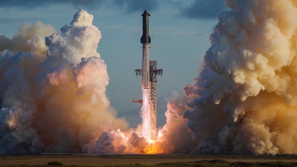 Obiect misterios surprins în transmisia SpaceX. Speculații despre o „navă-mamă” extraterestră