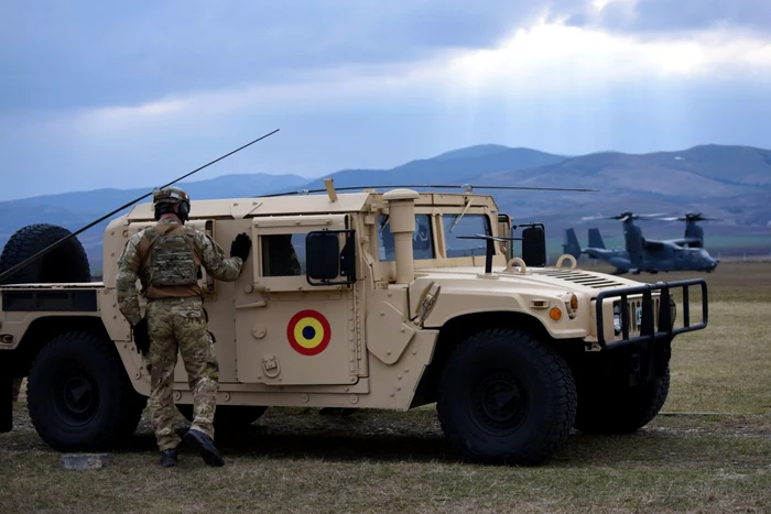 Peste 1.200 de tineri pot merge la şcolile militare în acest an FOTO U.S. Army Photo/Staff Sgt. Elizabeth Pena