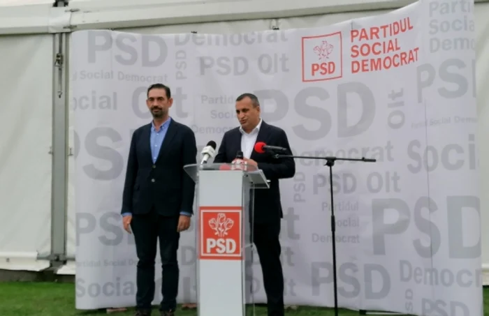 Emil Moţ, primarul reales al Slatinei, şi Marius Oprescu, preşedinte ales al CJ Olt (PSD) au susţinut astăzi o conferinţă de presă FOTO. Alina Mitran