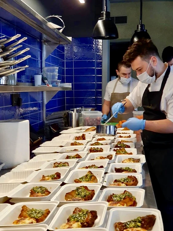 Restaurantul Kané - New Romanian Cuisine a devenit temporar bucătărie comunitară