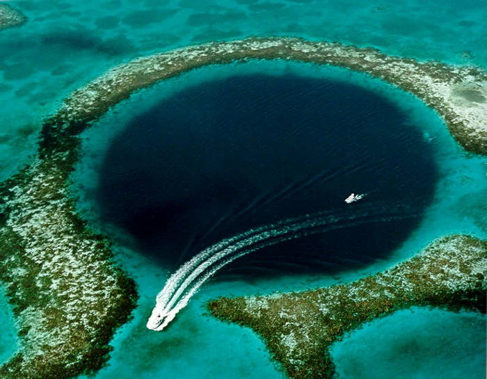 Marele crater albastru FOTO US Geological Survey