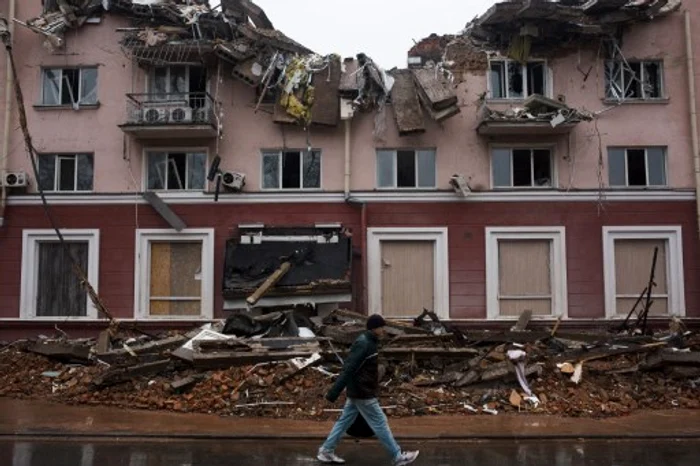 O clădire bombardată în Chernihiv foto: AFP