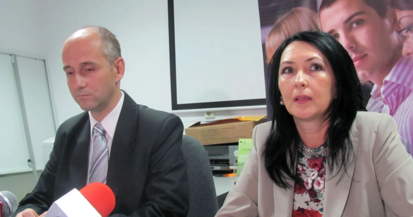 Steluţa Racolţa, alături de directorul AJOFM Sălaj, Romeo Sârca