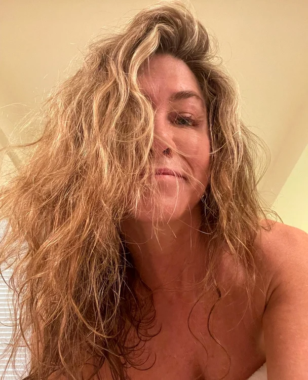 Bau! Așa arată Jennifer Aniston când iese de la duș - foto Instagram