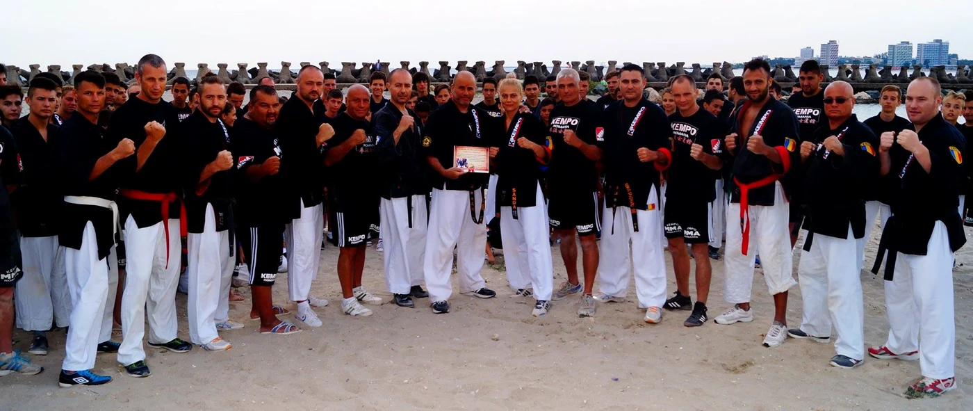 Practicanţii de kempo