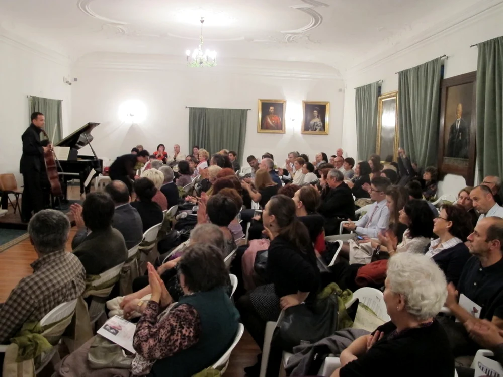 Unul dintre concertele lui Răzvan Suma în ţară