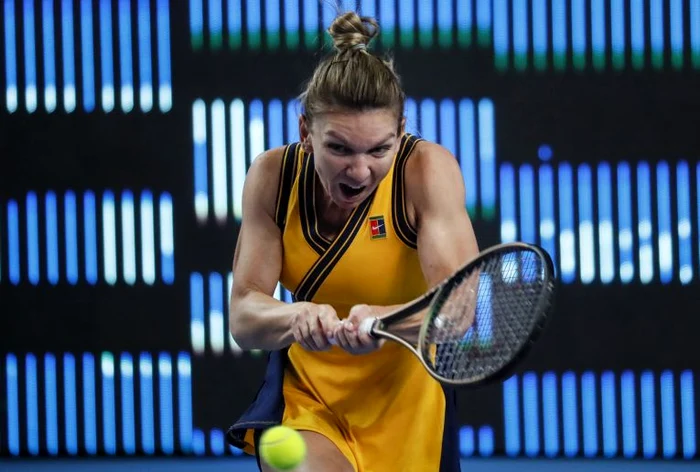 
    Simona Halep a jucat primul meci în sală din 2021FOTO: EPA  