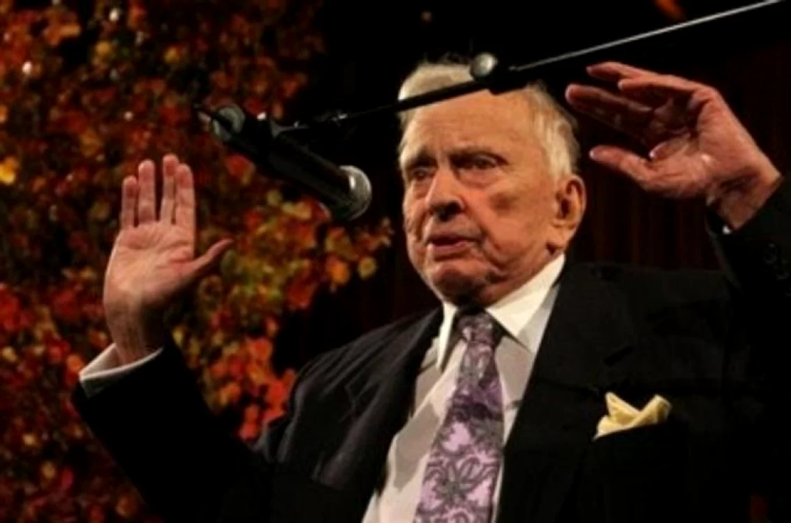 Autorul american Gore Vidal (n. 3 oct. 1925 - d. 31 iul. 2012) FOTO: aljazeera.com