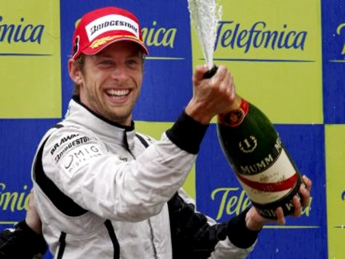 
    Jenson Button este deţinătorul titlului mondial  