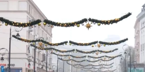 Decoraţiunile de Crăciun au fost deja instalate la Craiova FOTO Captură DIGI TV