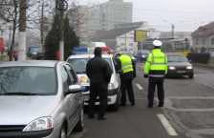 Poliţiştii şi jandarmii arădeni sunt mobilizaţi de Paşte