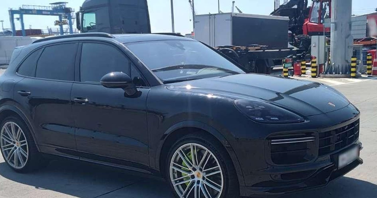 Un Porsche de 90.000 de euro furat din Polonia, descoperit în Portul Constanţa. Autoturismul urma să fie exportat în Turcia