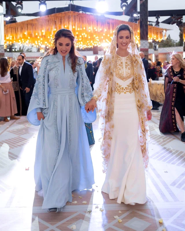 Regina Rania și nora Rajwa Al Saif la petrecerea Henna, Instagram