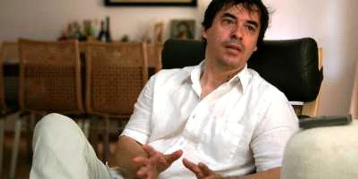 Mircea Cărtărescu e considerat de organizatorii Salonului Cărţii de la Paris „un posibil candidat la
Premiul Nobel pentru Literatură”