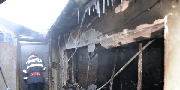Incendiu pe strada Brasov din Galati