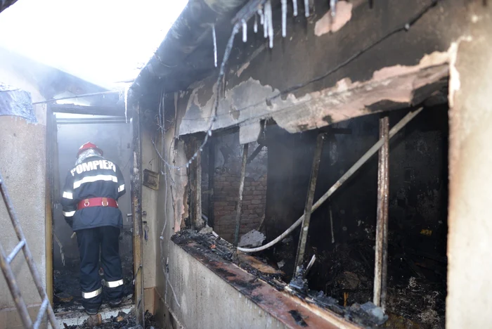 Incendiu pe strada Brasov din Galati