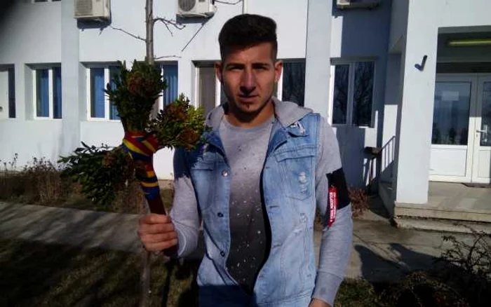 Ionuţ Mitale e tânărul din Zimnicea ce a scos crucea din apele reci ale Dunării  FOTO Florina Pop