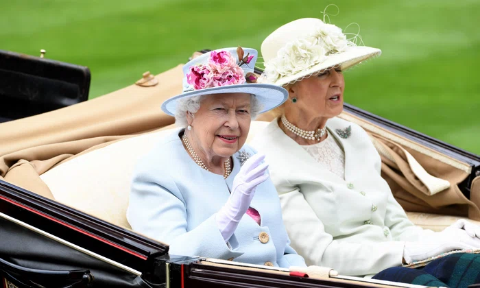 Regina Elisabeta si Printesa Alexandra GettyImages 979387496 jpg