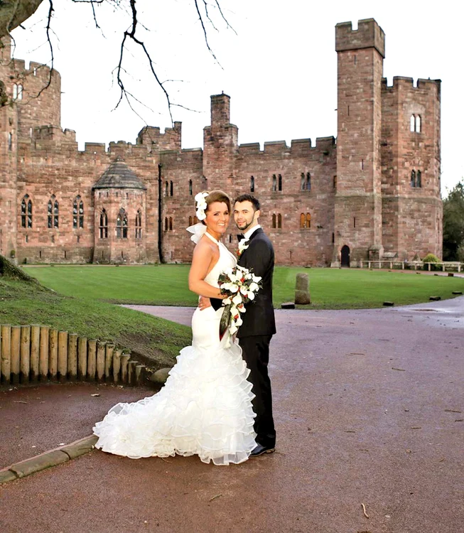 
    Razy Gogonea și  Ruthie s-au căsătorit  în decembrie, la  castelul PeckfortonFOTO: ARHIVA PERSONALĂ  