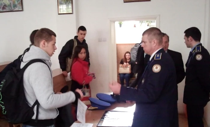 Deţinuţii vor avea parte de vizite din partea rudelor. FOTO: ADEVĂRUL