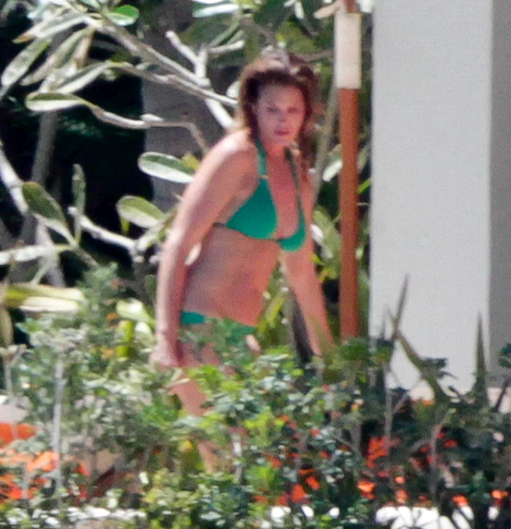Cindy Crawford in costum de baie, in Mexic (FOTO: Guliver/SplashNews)
