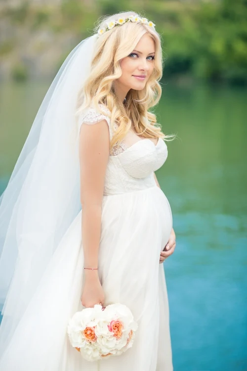 
    Cristina Dochianu s-a măritat la Orşova în vara anului trecutFoto: arhiva personală  