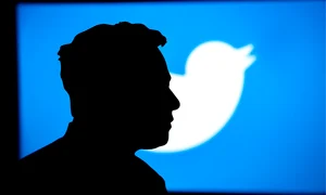 elon musk conturat pe fundal albastru Twitter shutterstock 2221703039 jpg