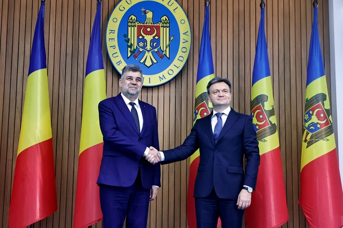 foto marcel ciolacu si dorin recean dand mana
