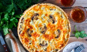 Tarta de pui cu ciuperci  Sursa foto shutterstock 1286064280 jpg