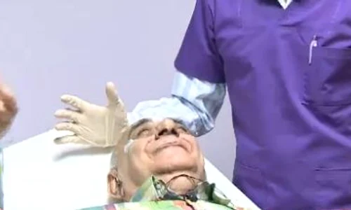 Lis s a lăsat pe mâinile esteticianului pentru a deveni mai atrăgător (captură: Acasă TV) jpeg