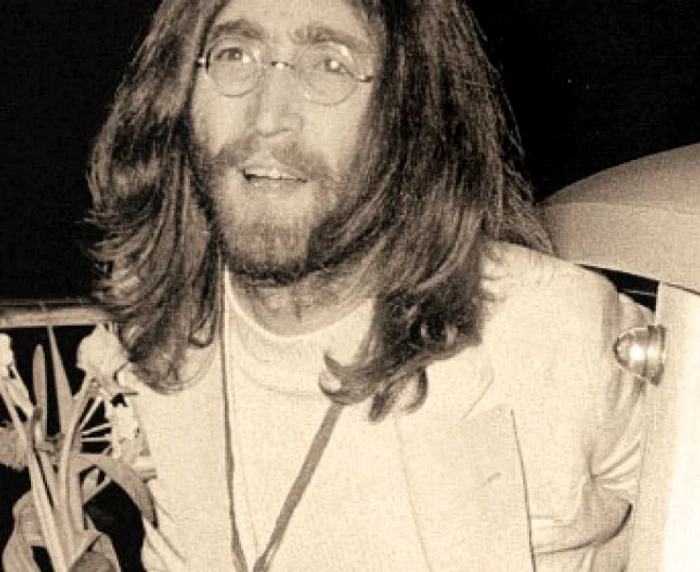 John Lennon a fost de o sinceritate dezarmantă la ultimul interviu pe care l-a acordat 