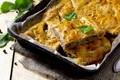 Placinta cu carne  Sursa foto shutterstock 452670127 jpg