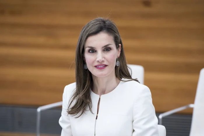 
    Regina Letizia a surprins cu apariția safoto: Hepta  