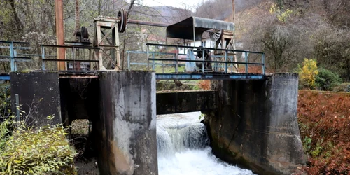 apeduct si stavilar uzina catanas govajdia foto daniel guta adevarul